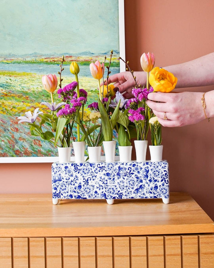 Seidentulpen im Tontopf