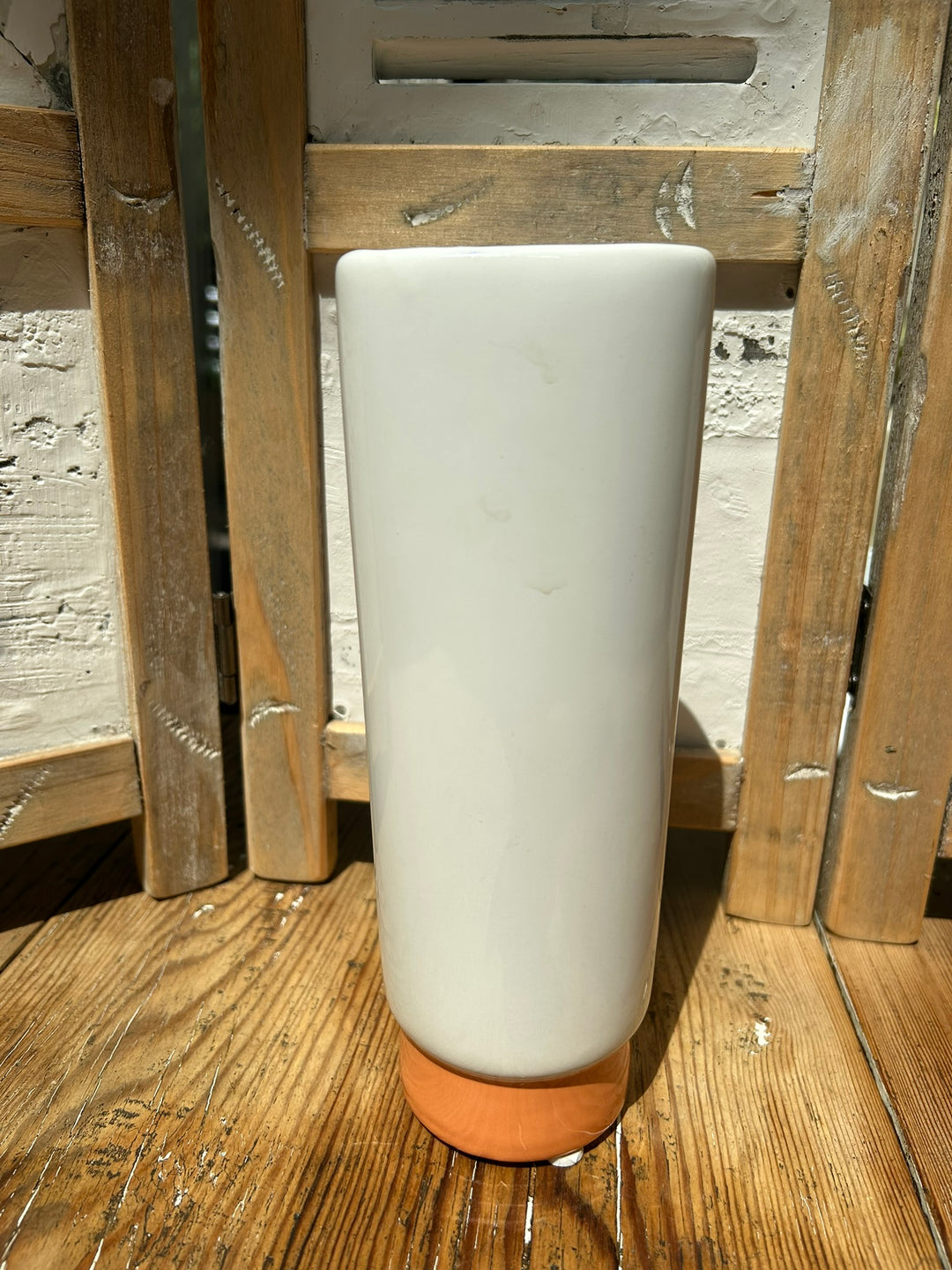 Weiße Keramikvase