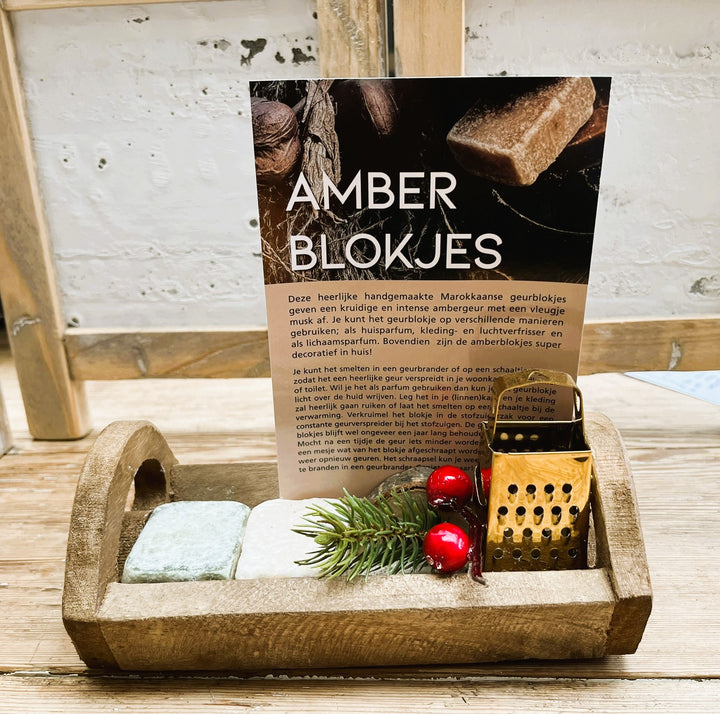 Cadeauset amberblokjes en rasp op houten schaaltje